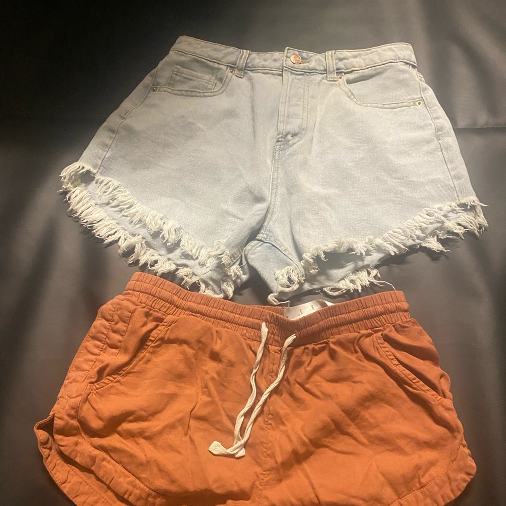 Women’s size 6/medium shorts lot , 2 pairs